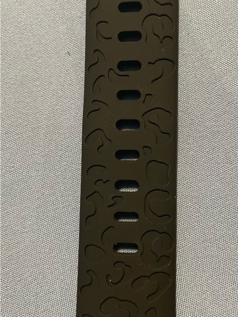Apple Watch Series 3 (Gold) with Mickey Mouse Watch Face - Smartwatch - Picture 3 of 5